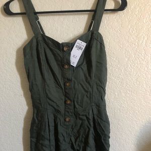 Hollister co. Size small, army green romper.